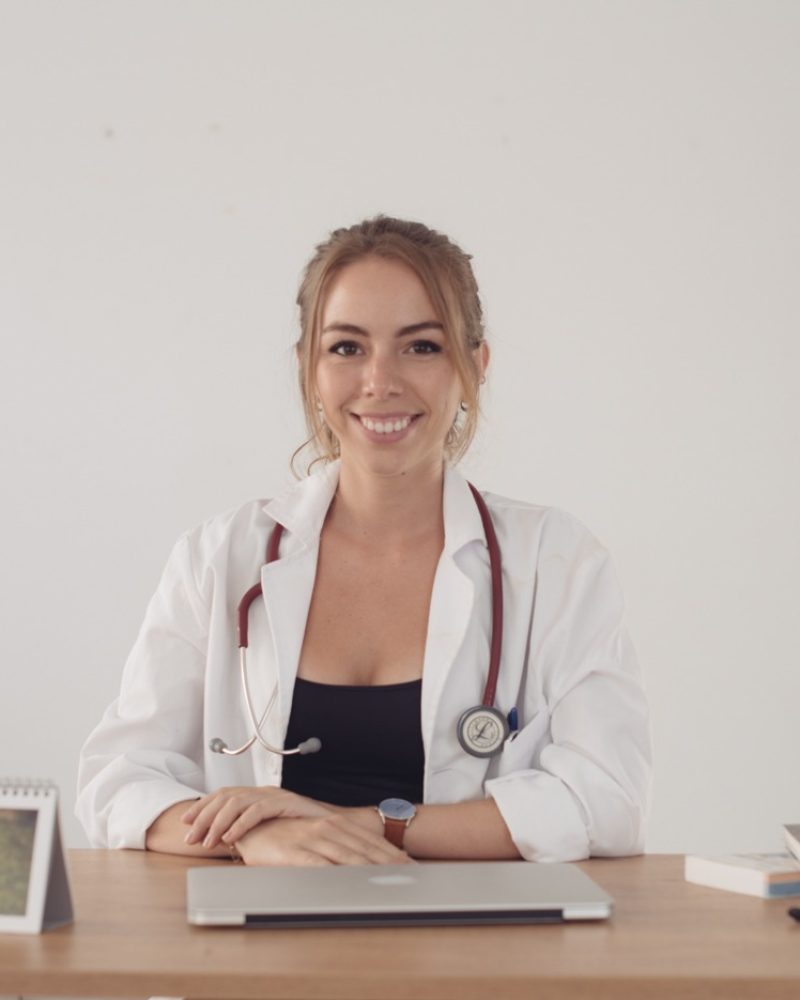 Elena-contacto